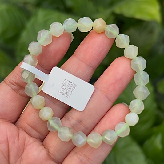 Garnierite (Green Moonstone)