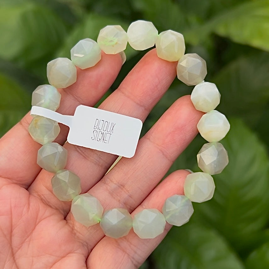 Garnierite (Green Moonstone)